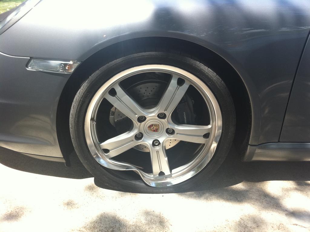 pothole-damaged-wheel